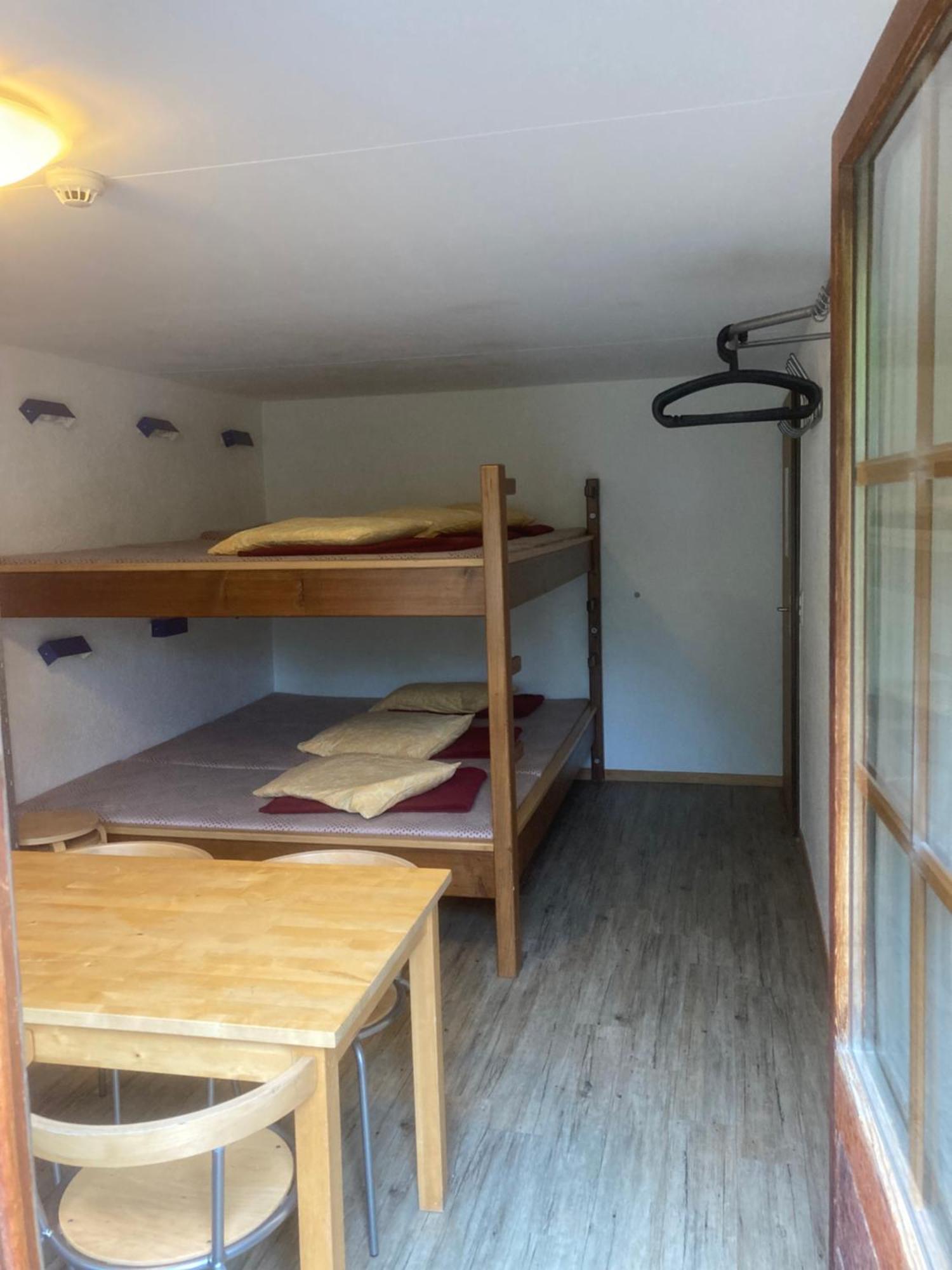 Camping Jungfrau Lauterbrunnen Szoba fotó